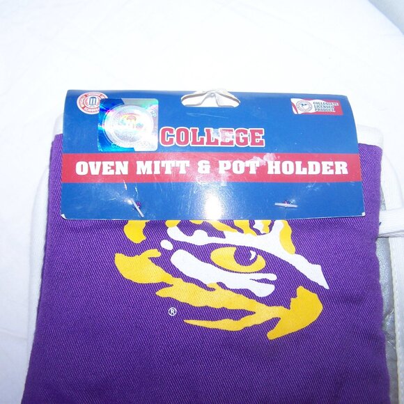 LSU Tigers NWT Oven Mitt & Potholder Set - Picture 1 of 3